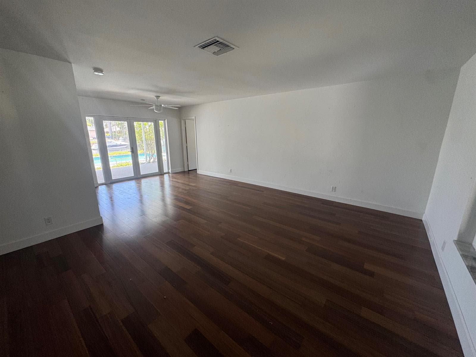 2800 NE 57th Court photo 10