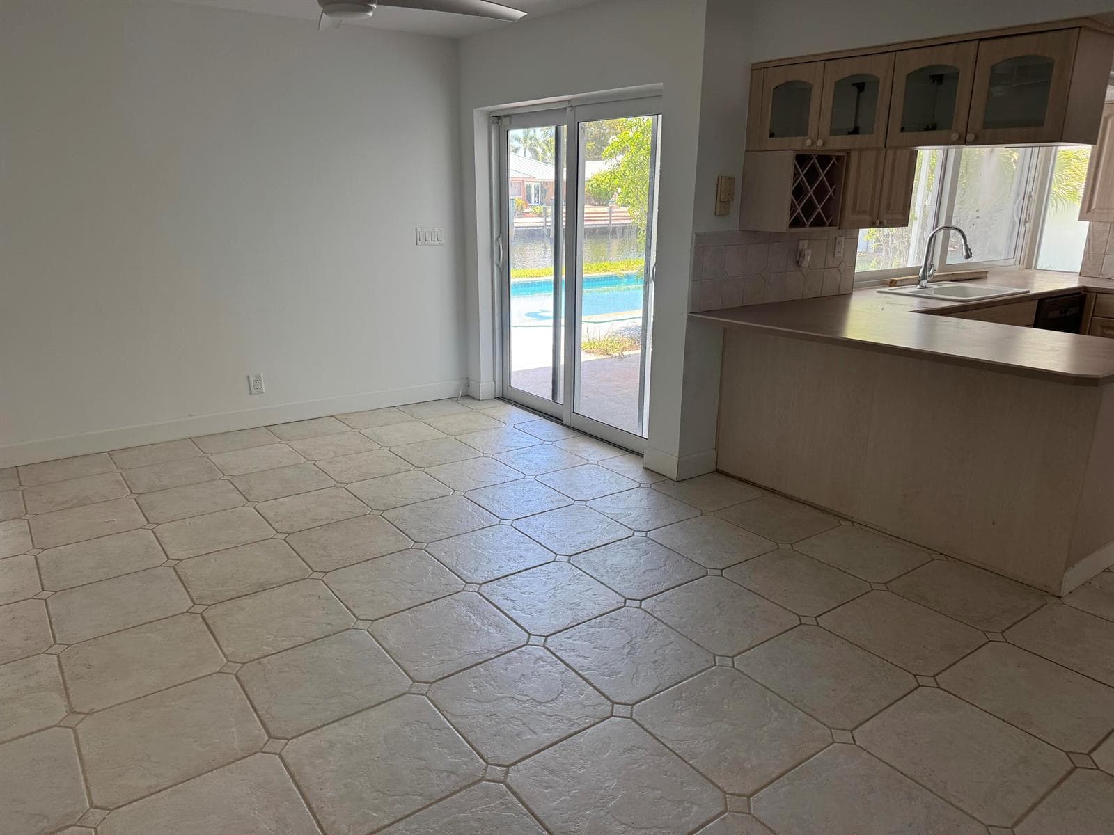 2800 NE 57th Court photo 11