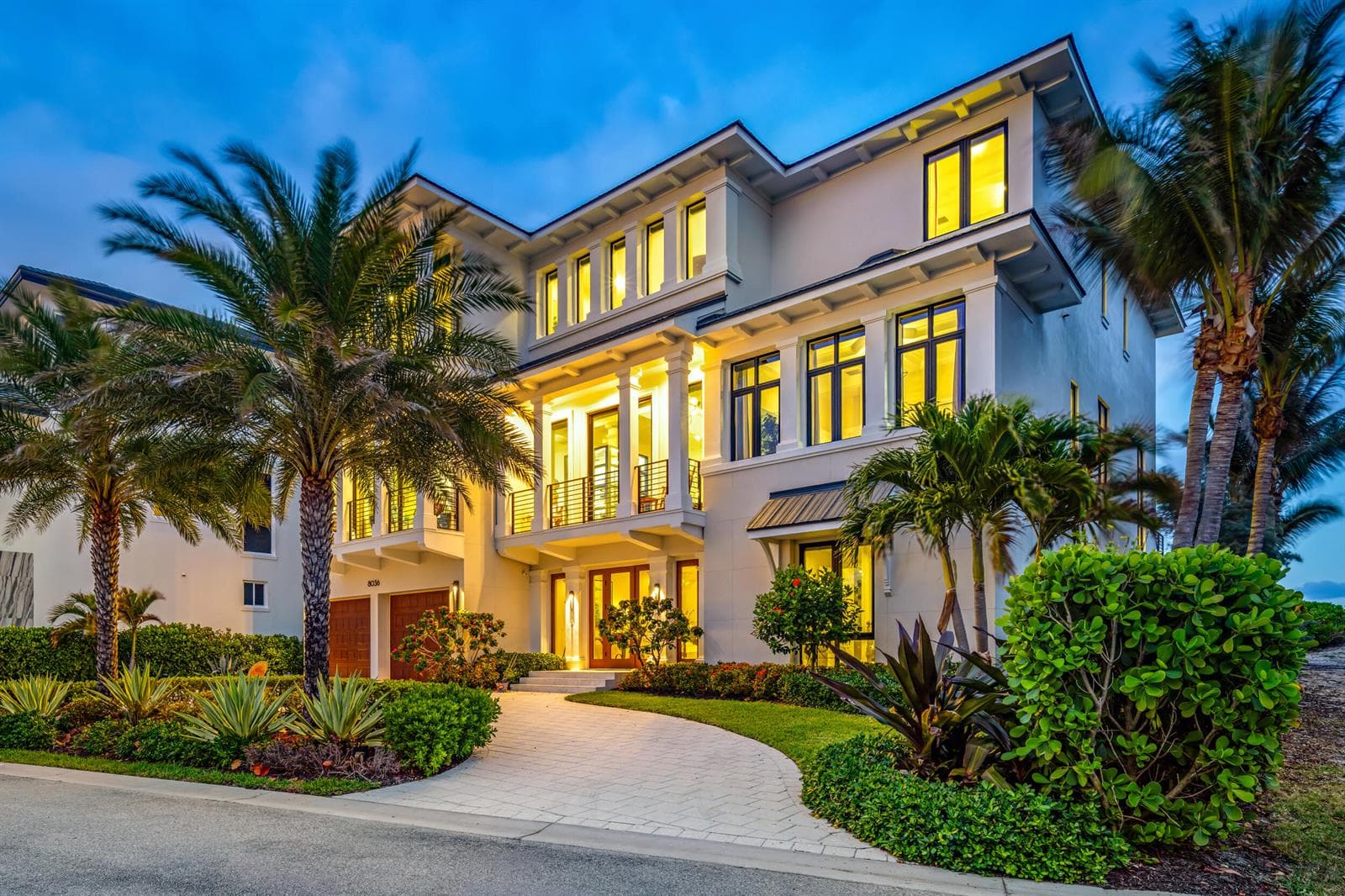 8036 S Ocean Drive photo 2