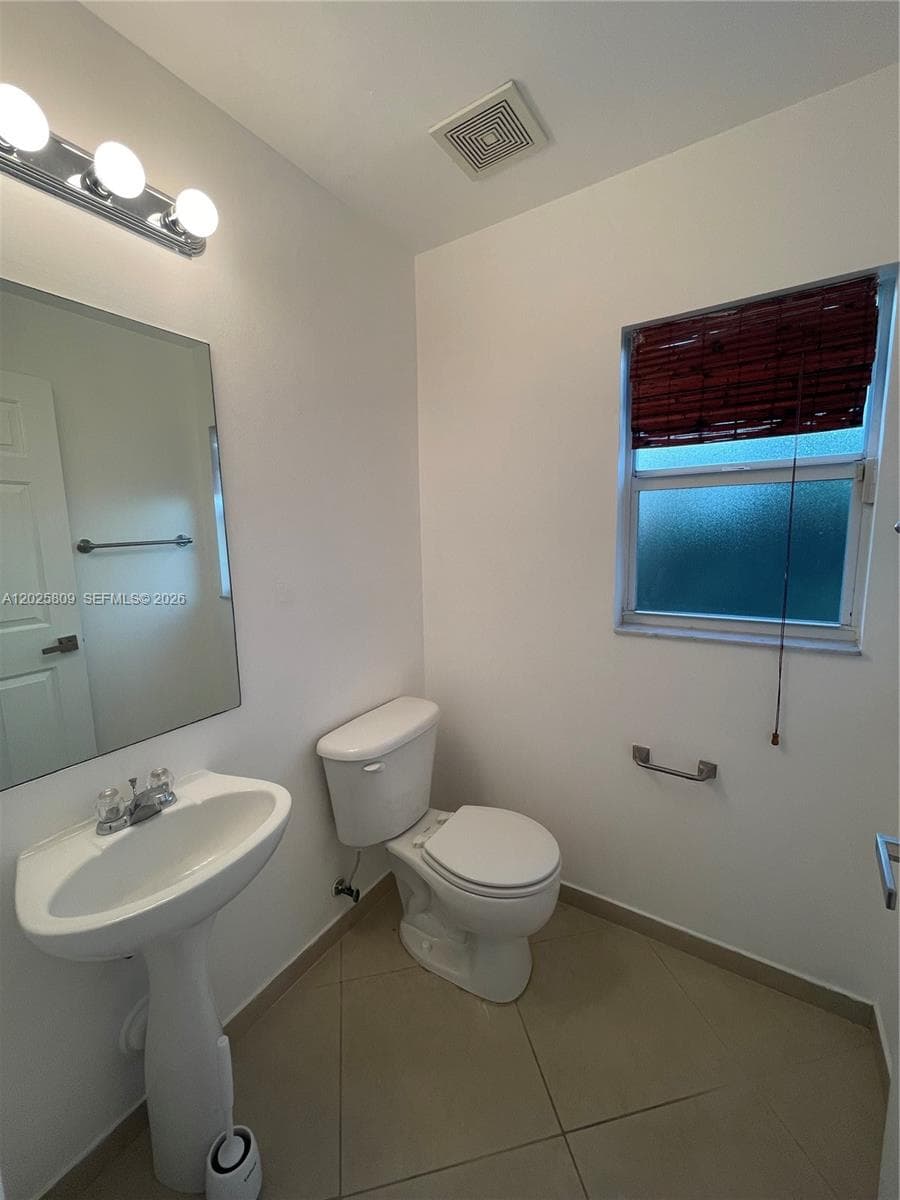 3458 NW 17th Ter 3458 photo 7