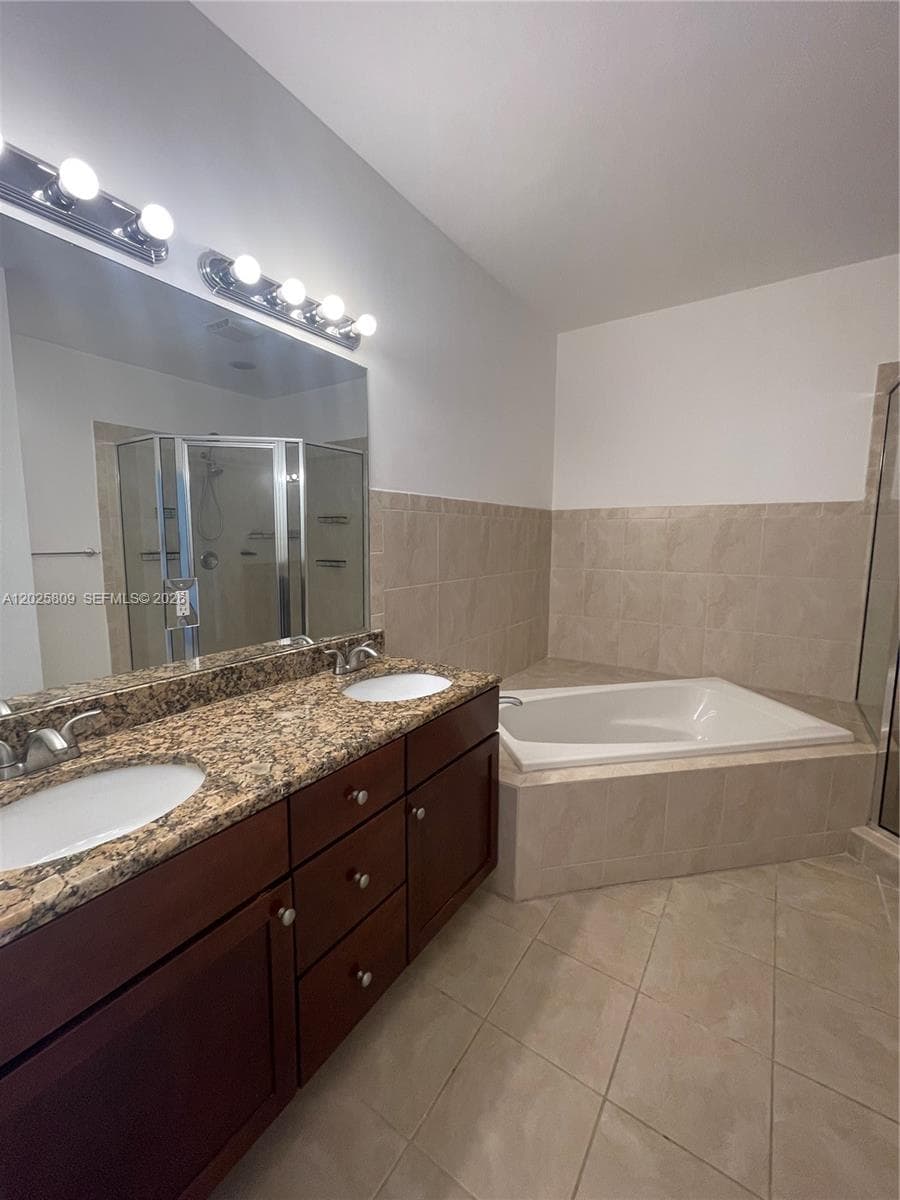 3458 NW 17th Ter 3458 photo 18