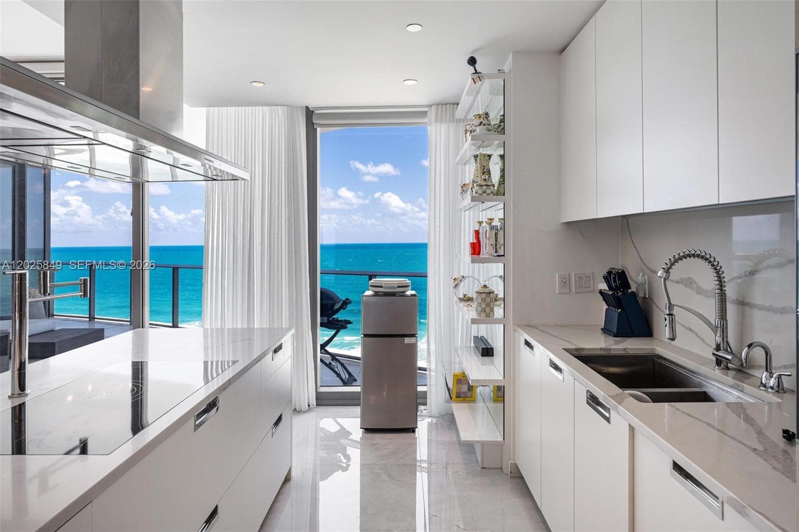 15701 Collins Ave 802 photo 15