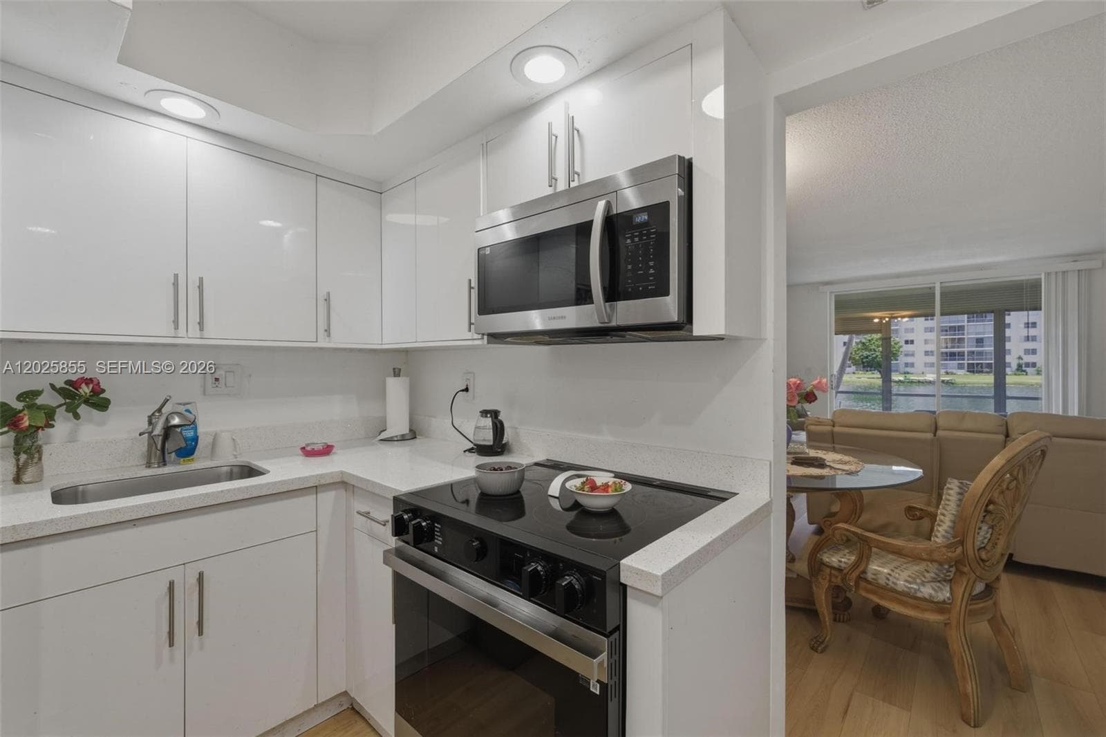 2855 Leonard Dr H106 photo 2