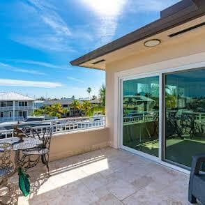 397 Laguna Avenue photo 18