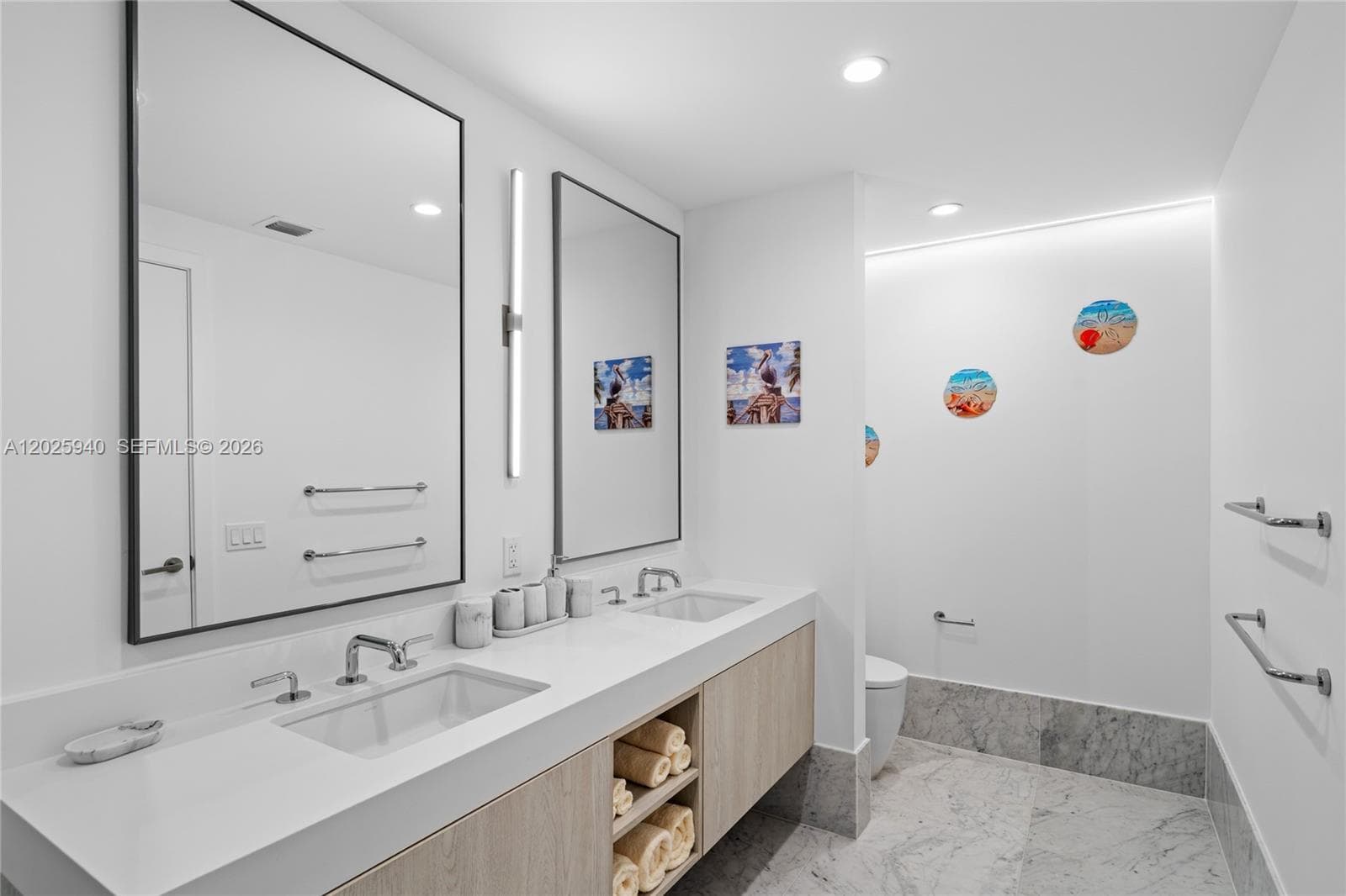 9221 E Bay Harbor Dr 408 photo 6