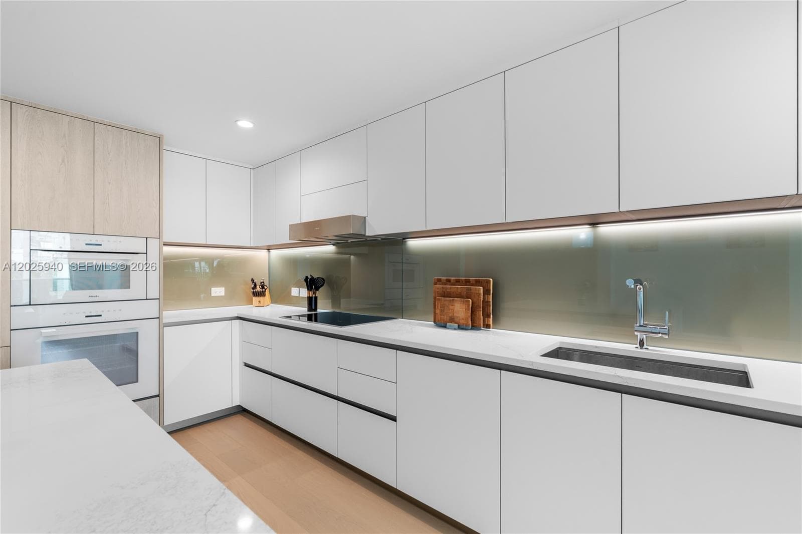 9221 E Bay Harbor Dr 408 photo 12