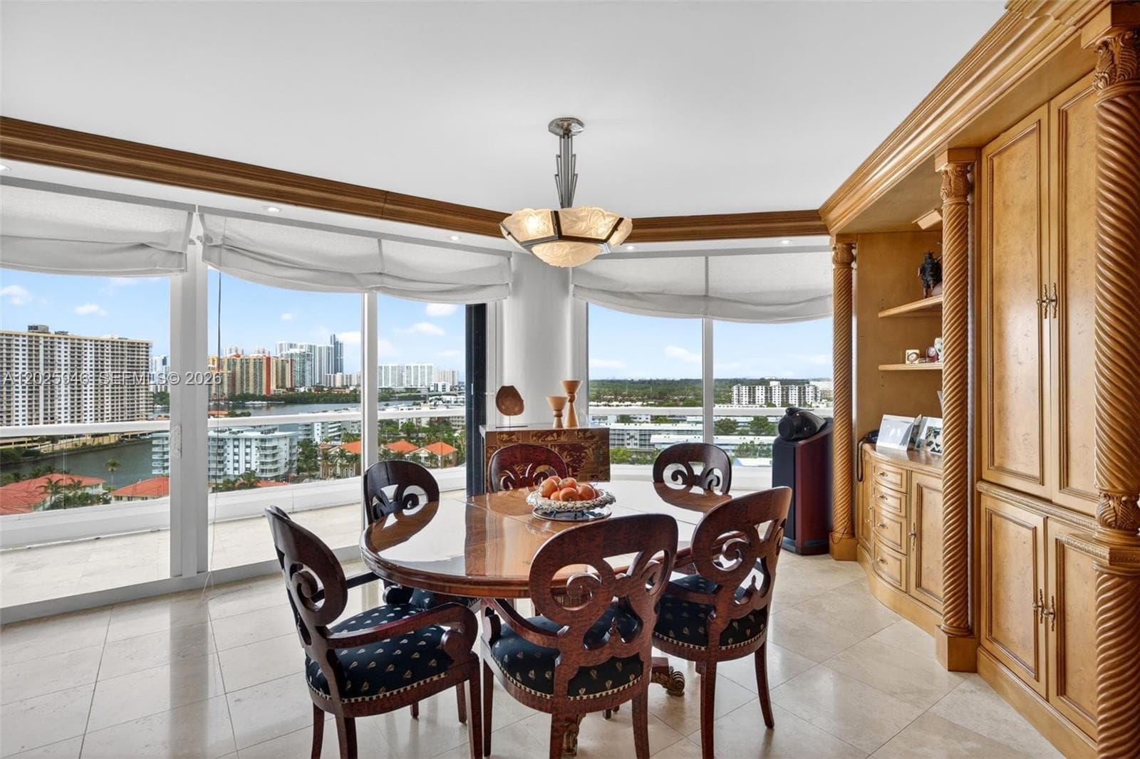2600 Island Blvd 1202 photo 6