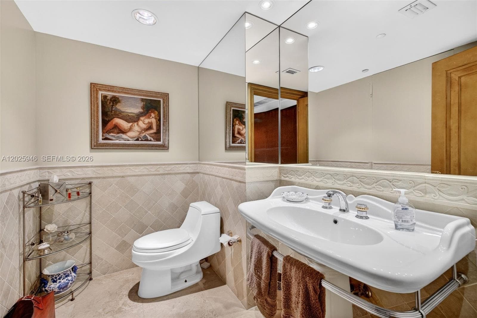 2600 Island Blvd 1202 photo 7