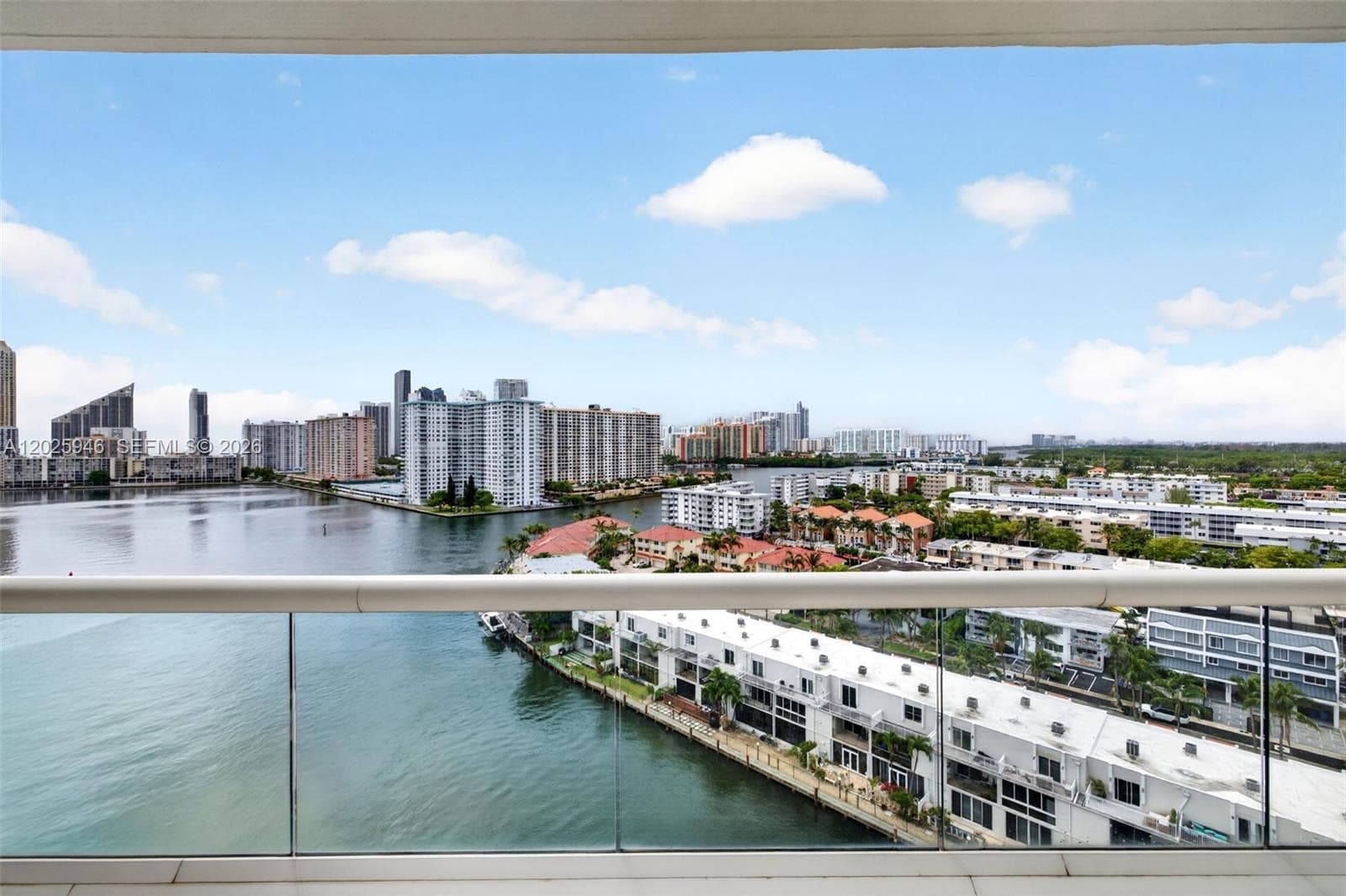 2600 Island Blvd 1202 photo 8