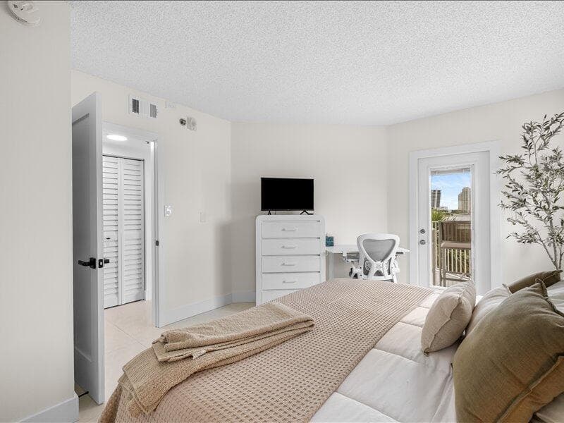 18260 N Bay Road 418 photo 17