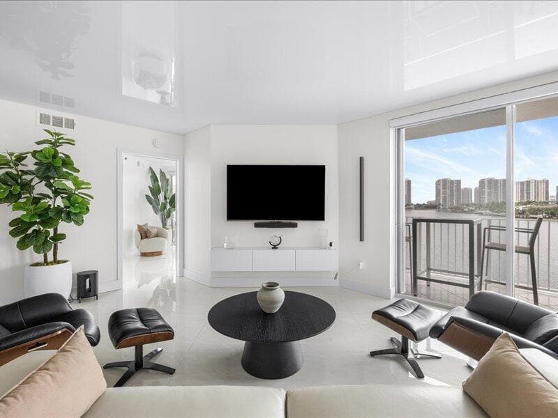 18260 N Bay Road 418 photo 3