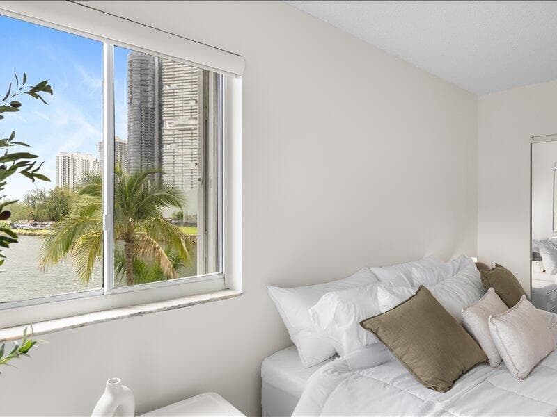 18260 N Bay Road 418 photo 18
