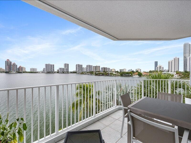 18260 N Bay Road 418 photo 4