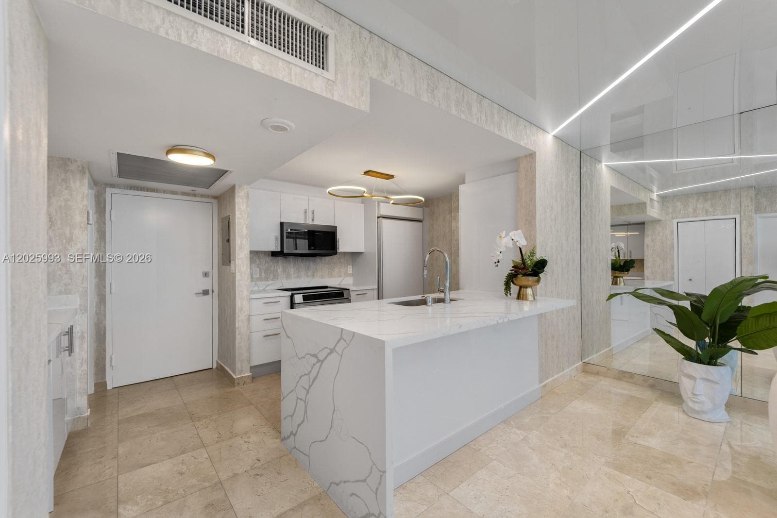 10275 Collins Ave 507 photo 9