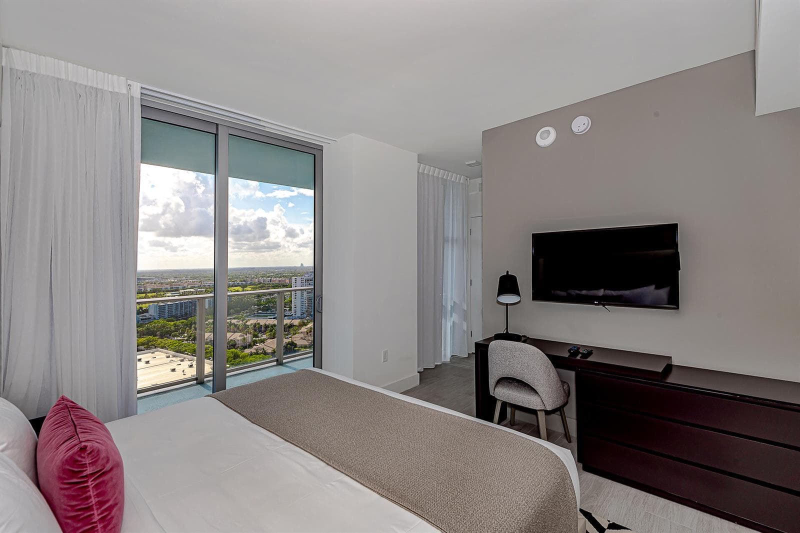 4010 S Ocean Drive R2404 photo 10