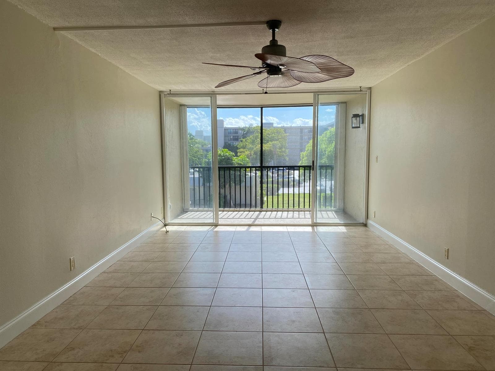 4 Royal Palm Way 308 photo 5