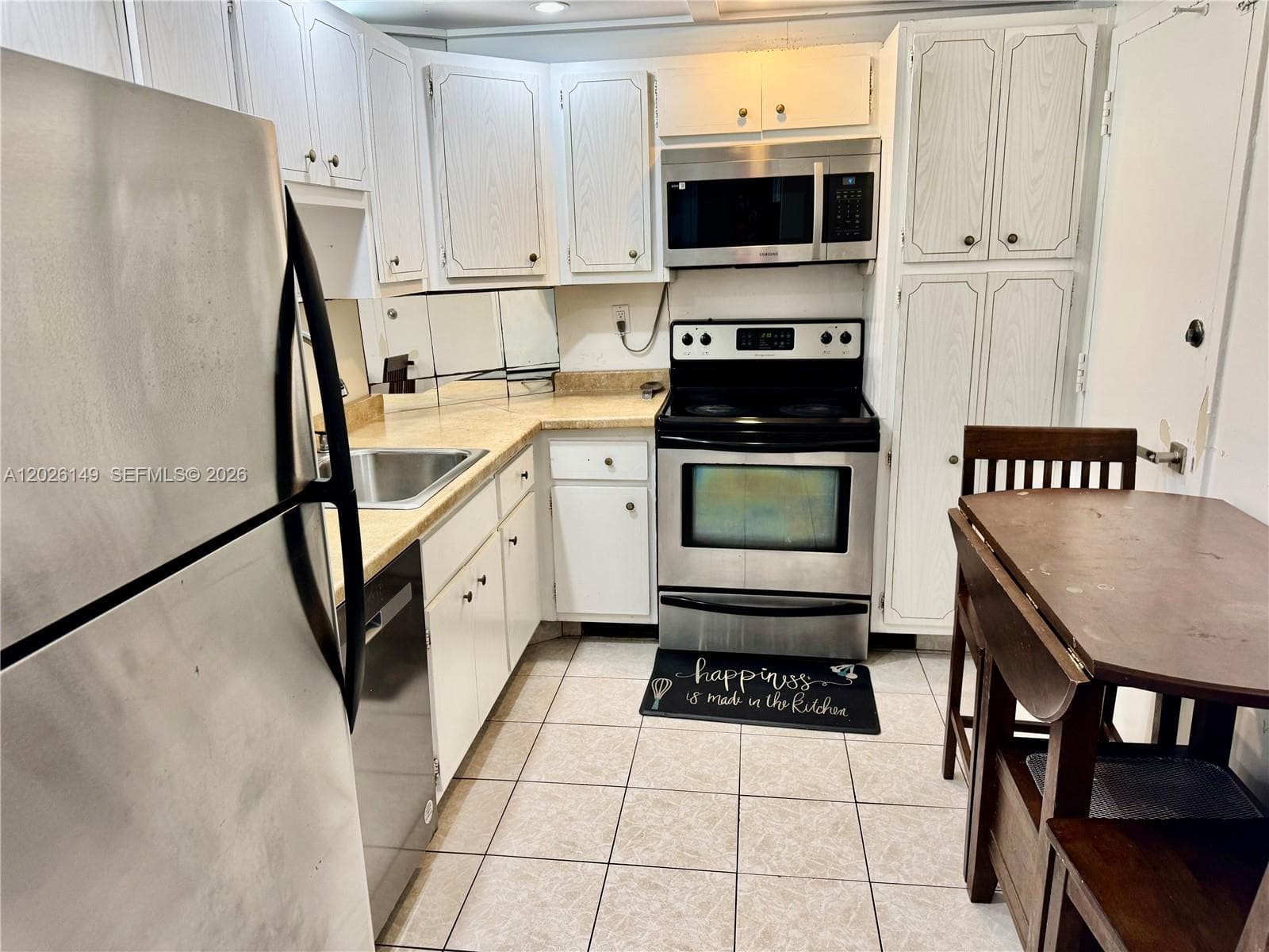 300 Bayview Dr 1903 photo 8
