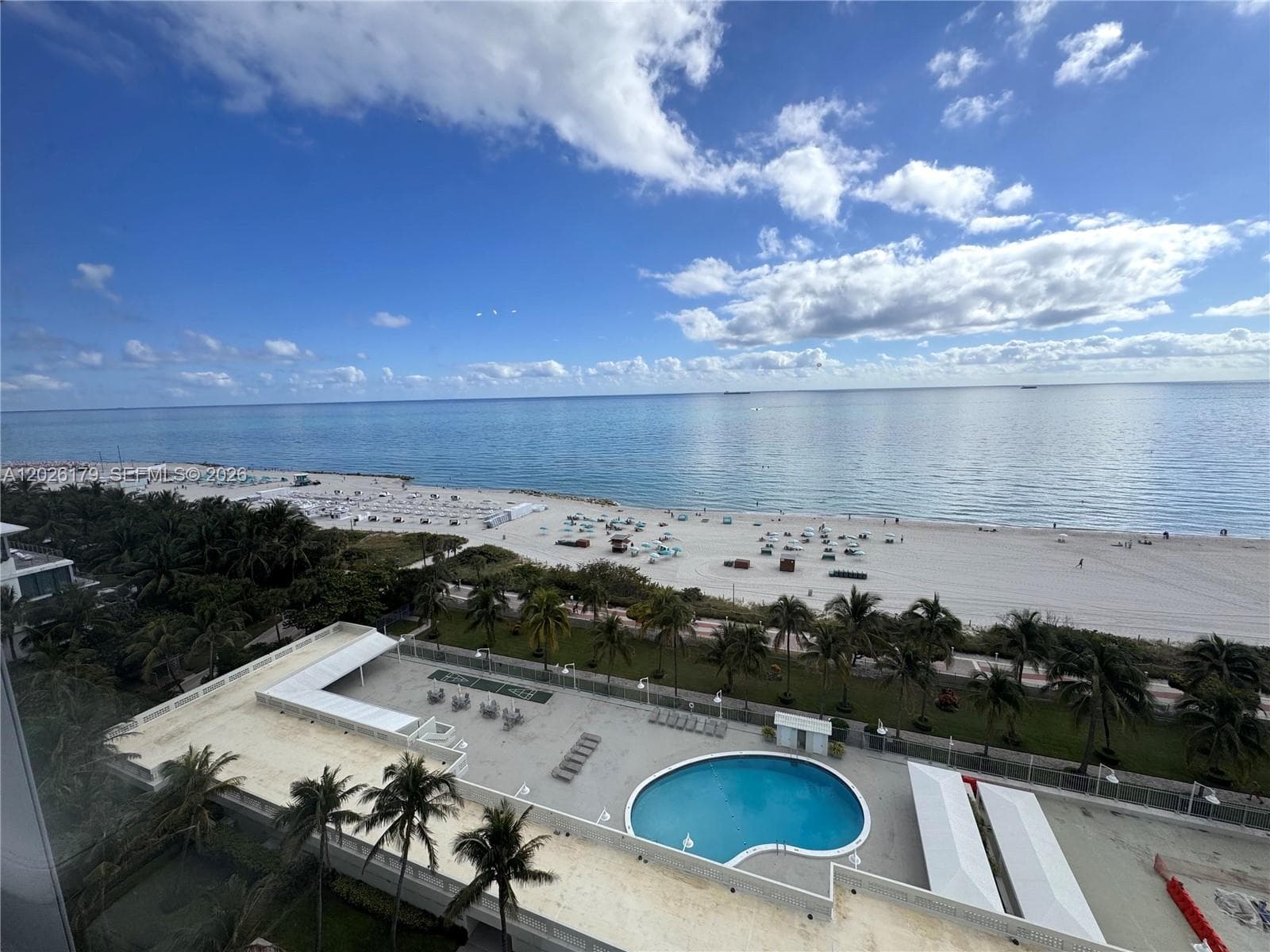 2899 Collins Ave 1433 photo 2