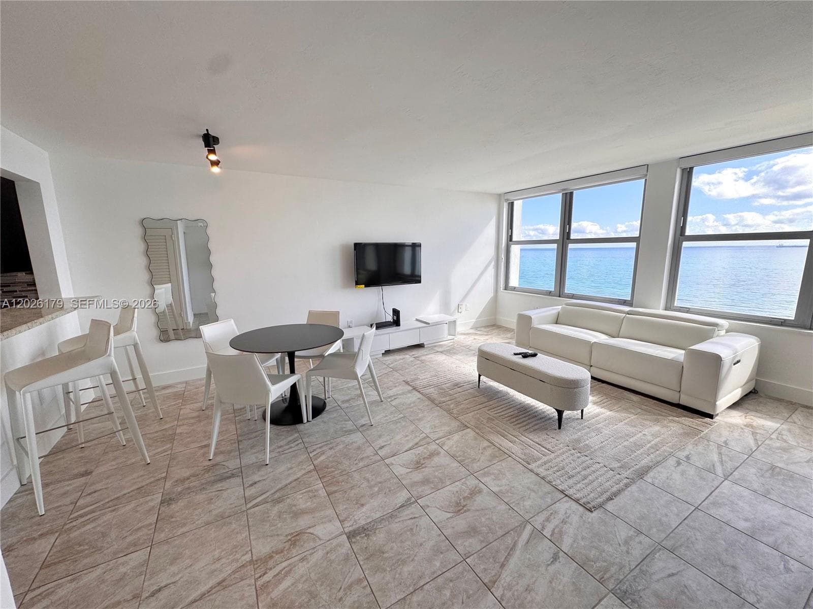 2899 Collins Ave 1433 photo 1