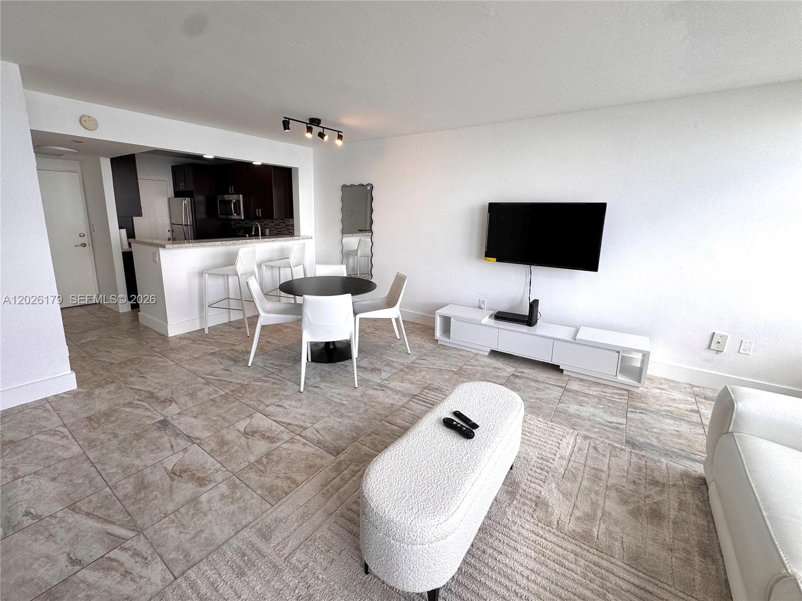 2899 Collins Ave 1433 photo 5