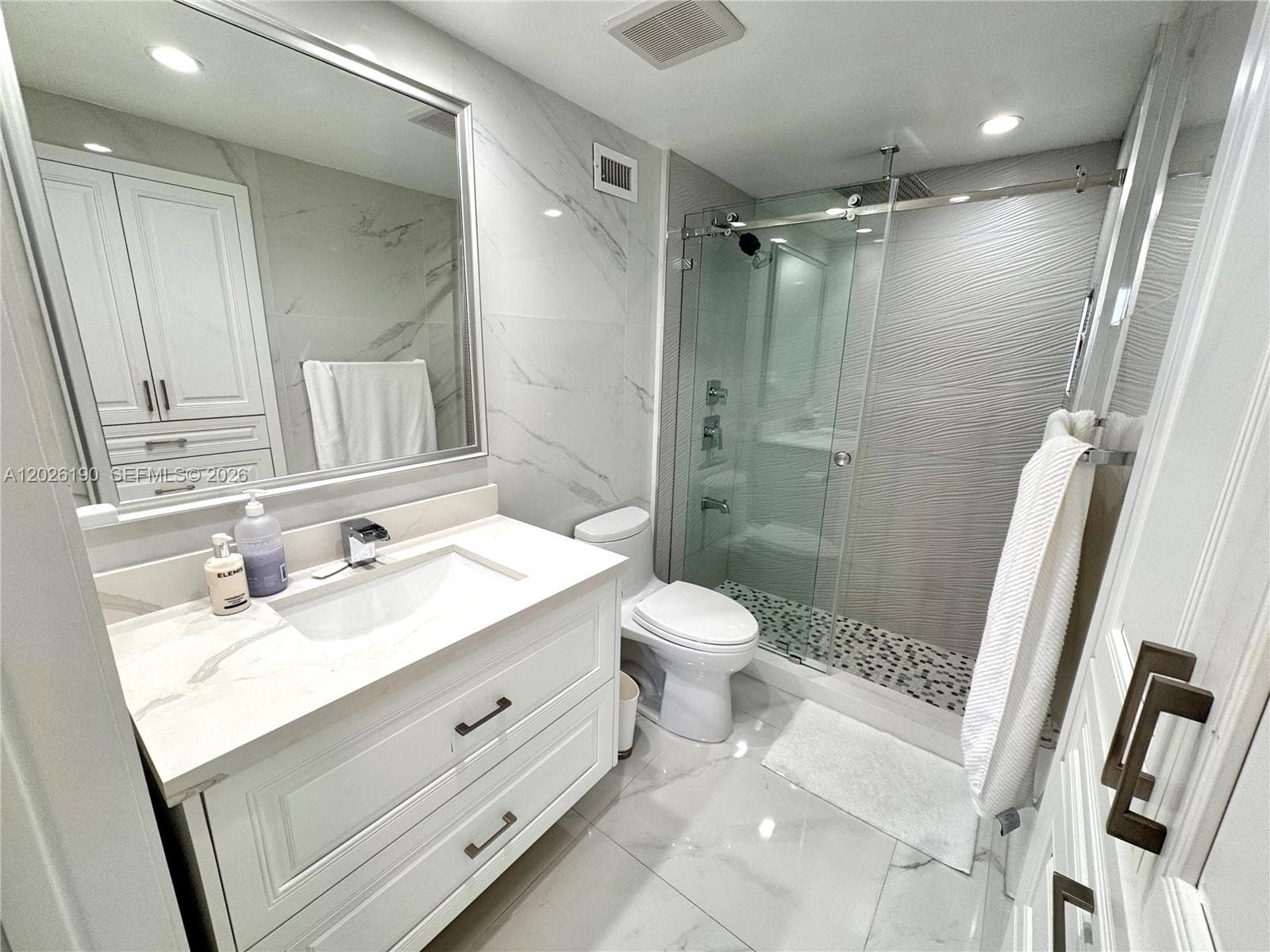 2899 Collins Ave 1037 photo 6
