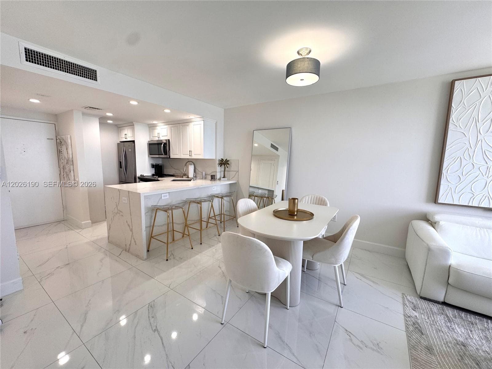 2899 Collins Ave 1037 photo 1