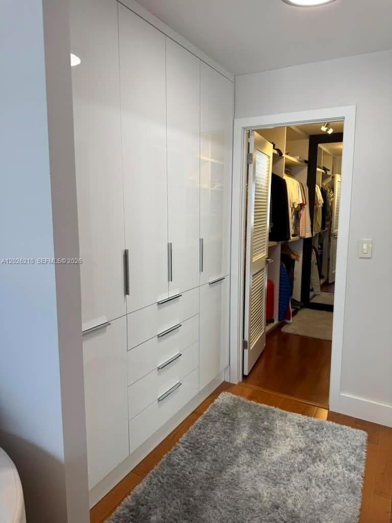 2500 Parkview Dr 2518 photo 5