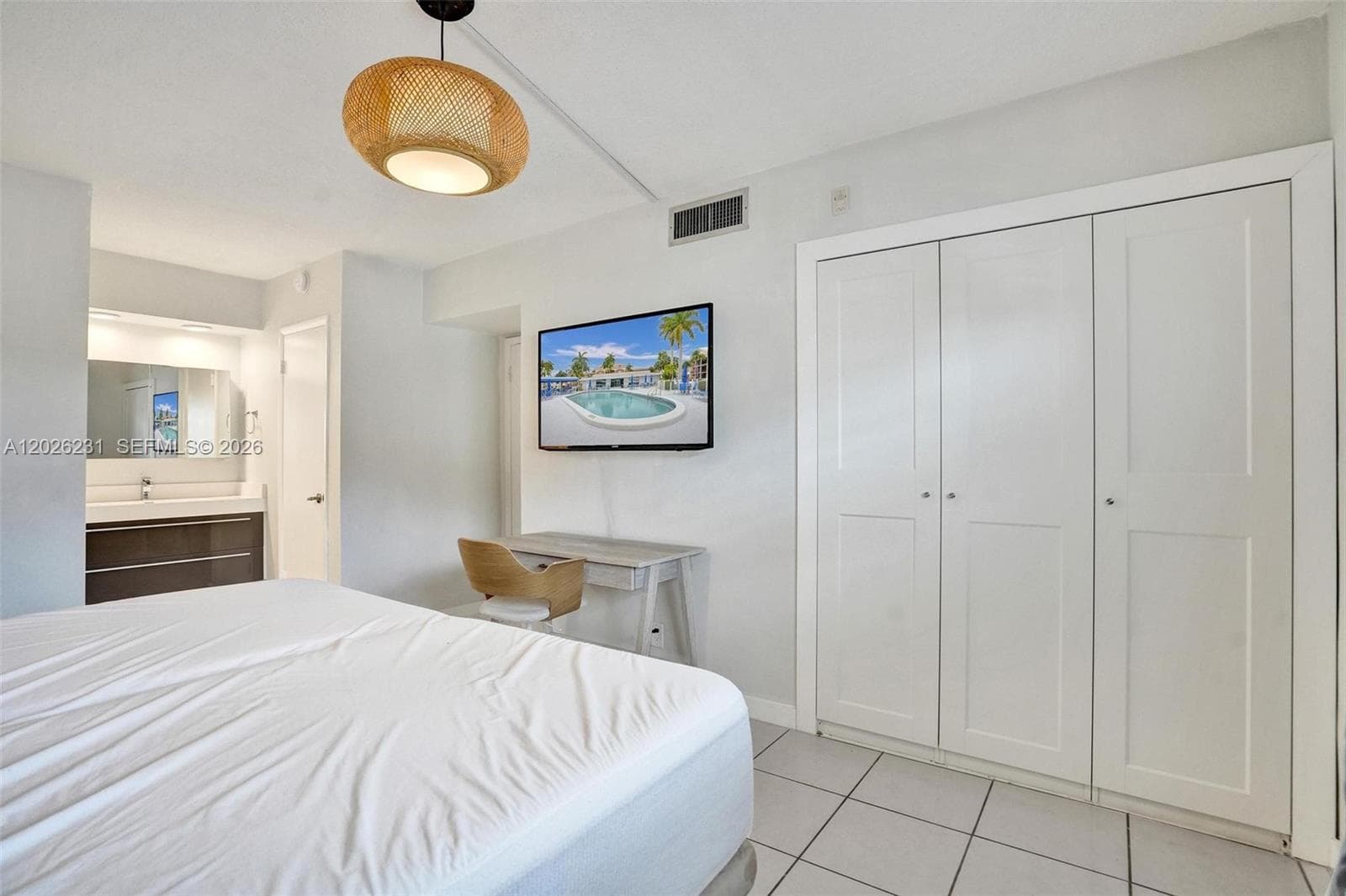 450 Paradise Isle Blvd 204 photo 17