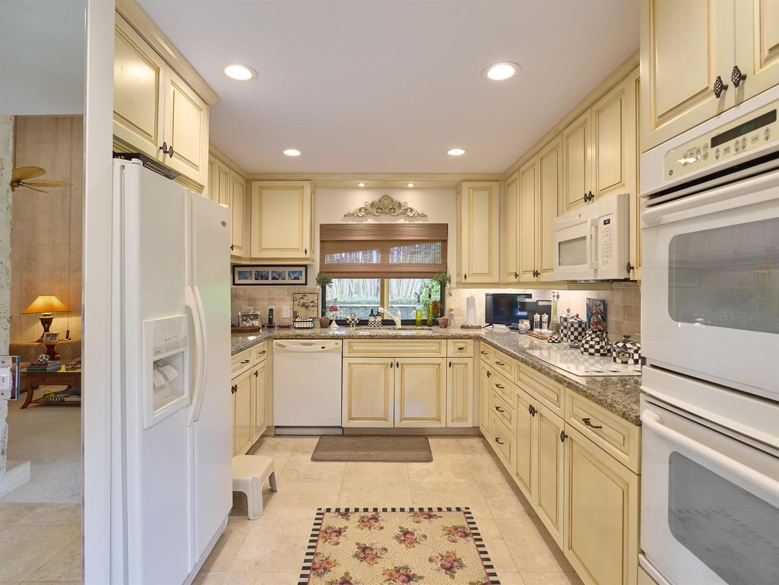 13588 Cross Pointe Drive photo 9