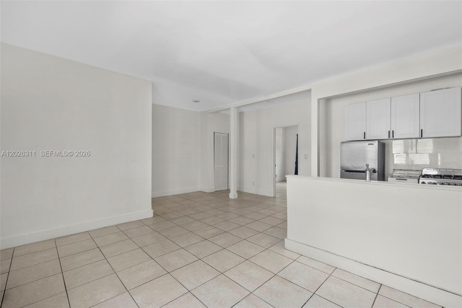 8135 Crespi Blvd 4 photo 23