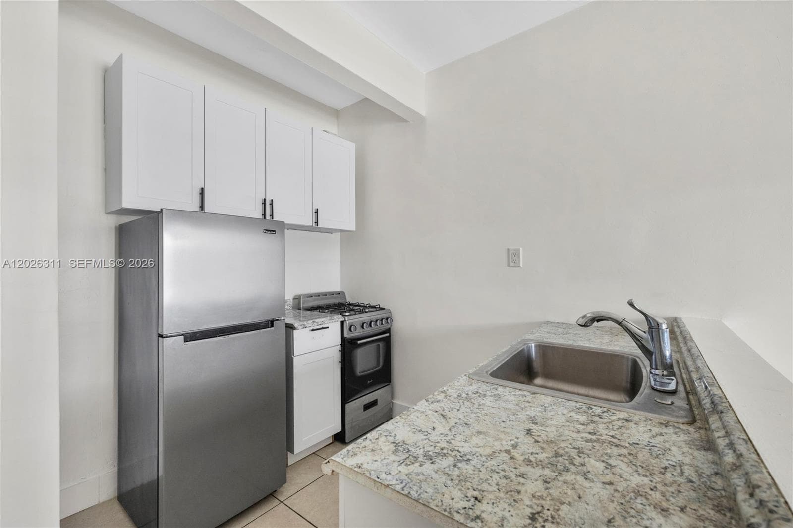 8135 Crespi Blvd 4 photo 22