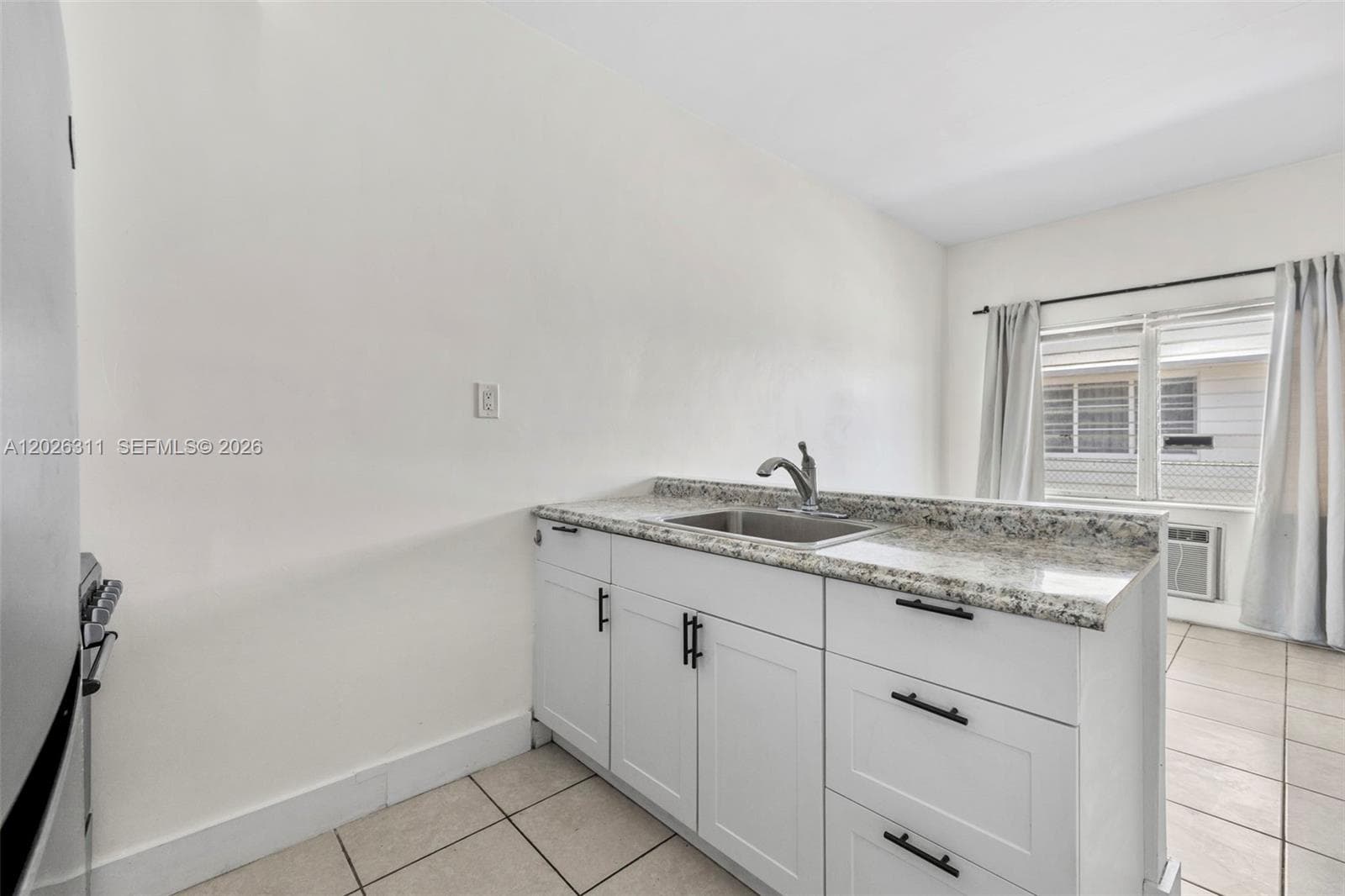 8135 Crespi Blvd 4 photo 20