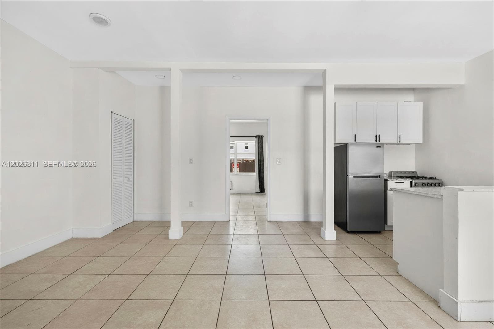 8135 Crespi Blvd 4 photo 24