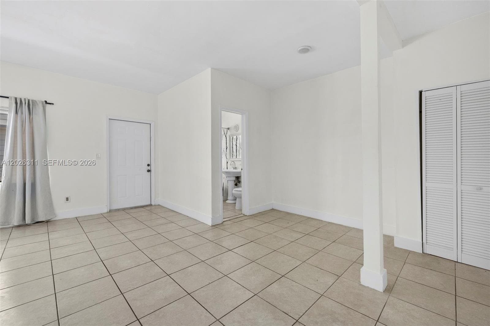 8135 Crespi Blvd 4 photo 18