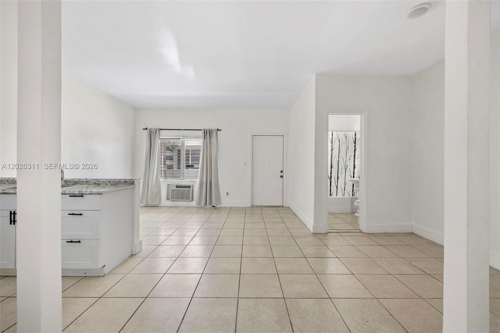 8135 Crespi Blvd 4 photo 19