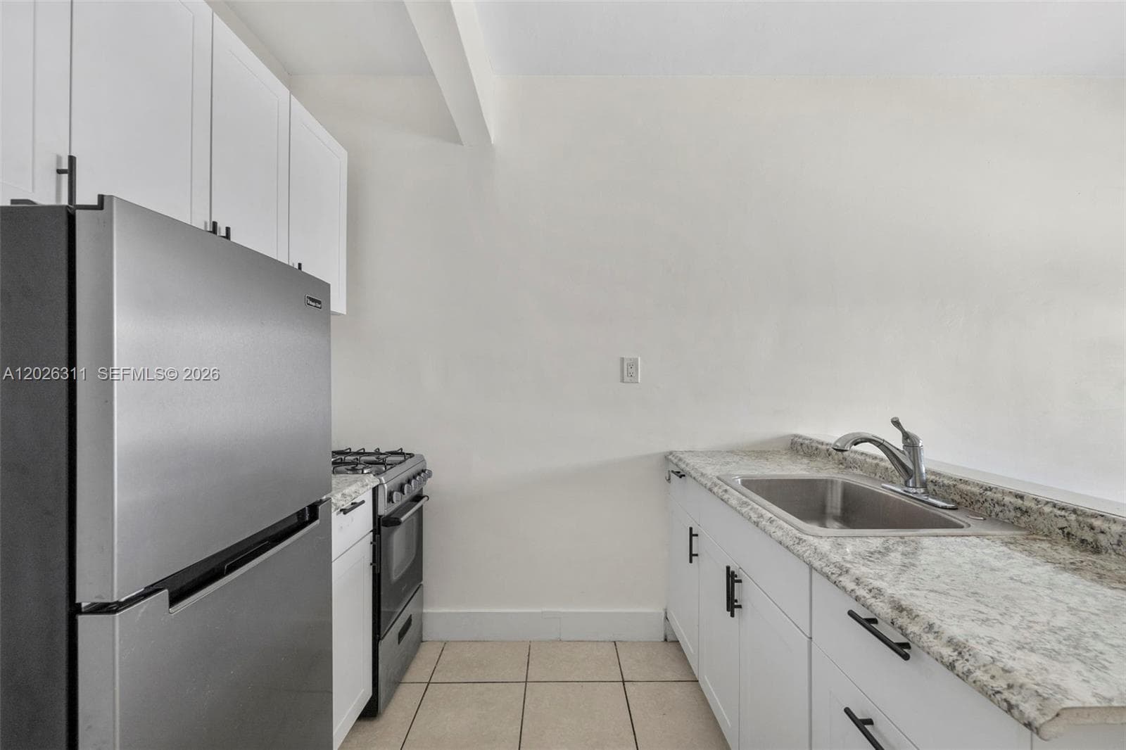 8135 Crespi Blvd 4 photo 21