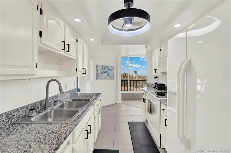 2400 S Ocean Drive 4143 photo 11