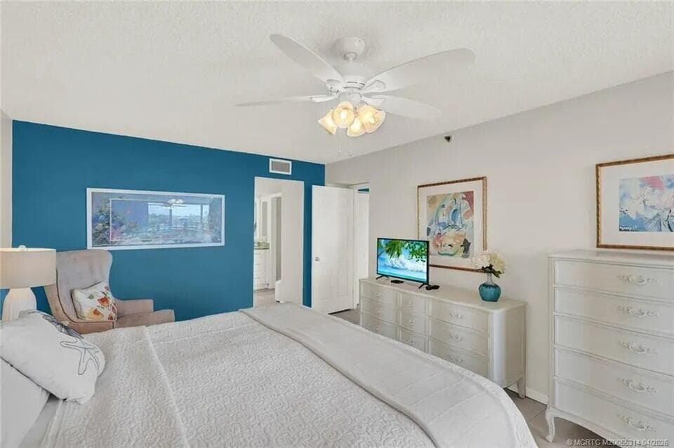 2400 S Ocean Drive 4143 photo 21