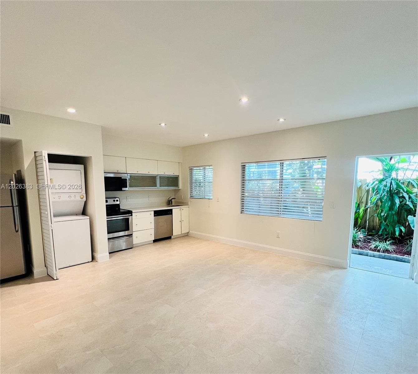 6905 Bay Dr 13 photo 6