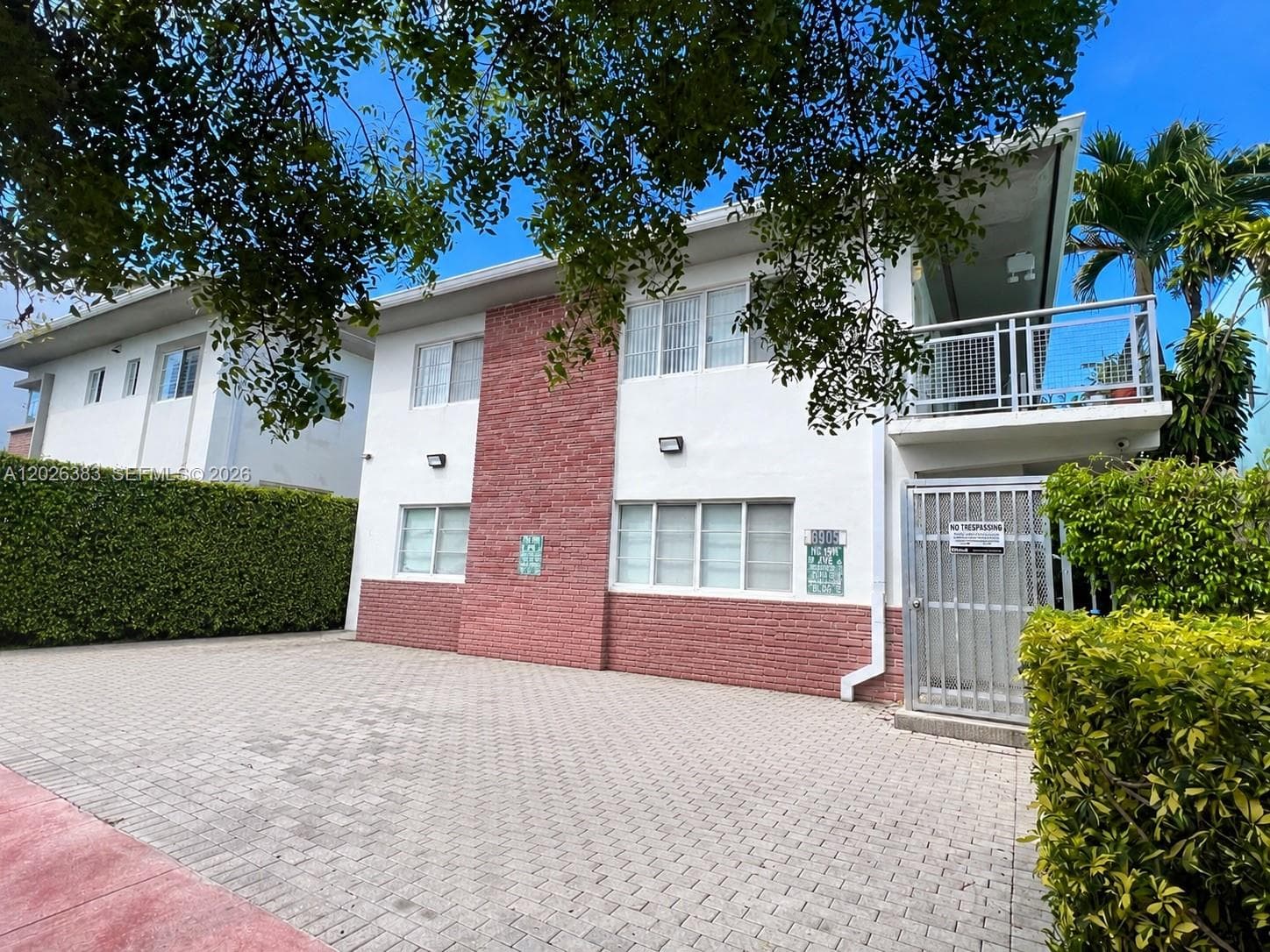 6905 Bay Dr 13 photo 3