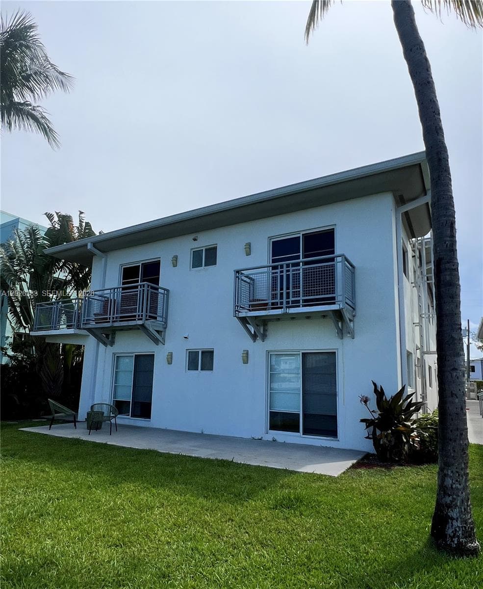 6905 Bay Dr 13 photo 18