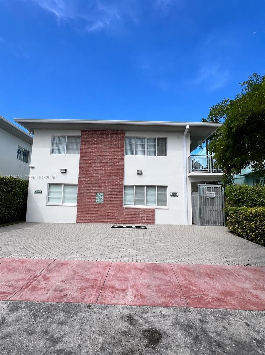 6905 Bay Dr 13 photo 4