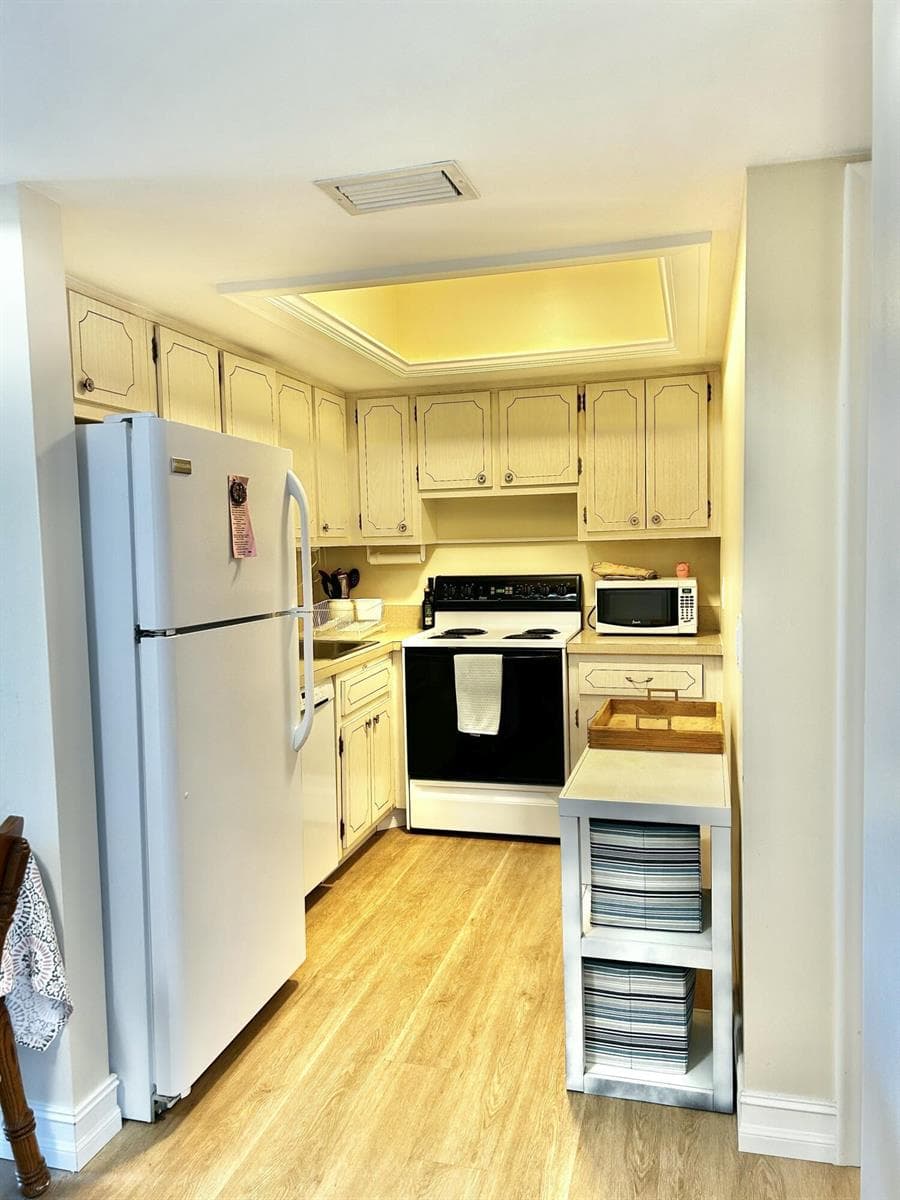 120 Lehane Terrace 309 photo 6