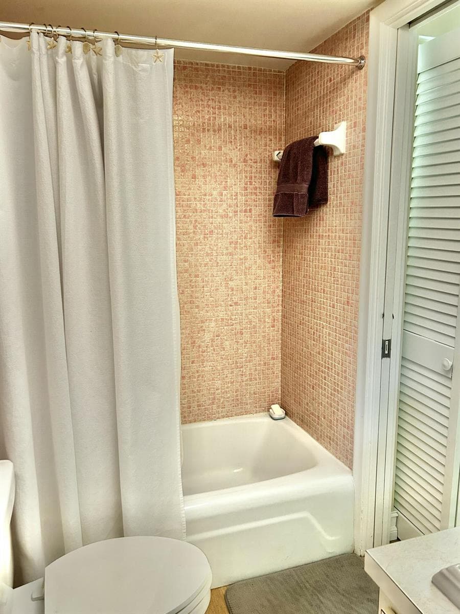 120 Lehane Terrace 309 photo 8