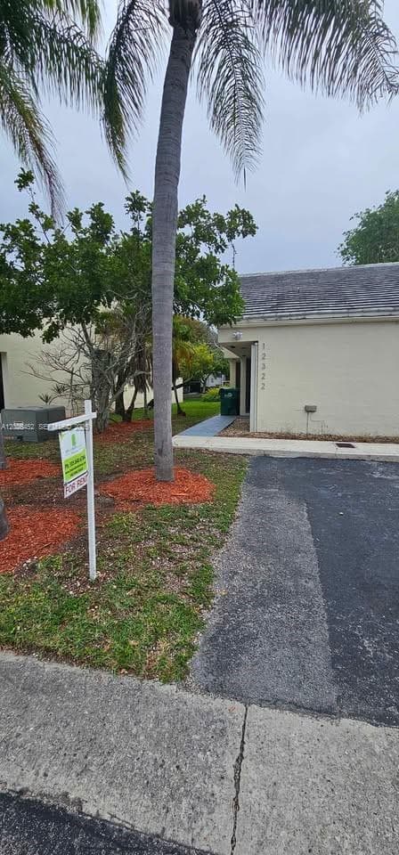 12322 SW 148th Ter photo 2