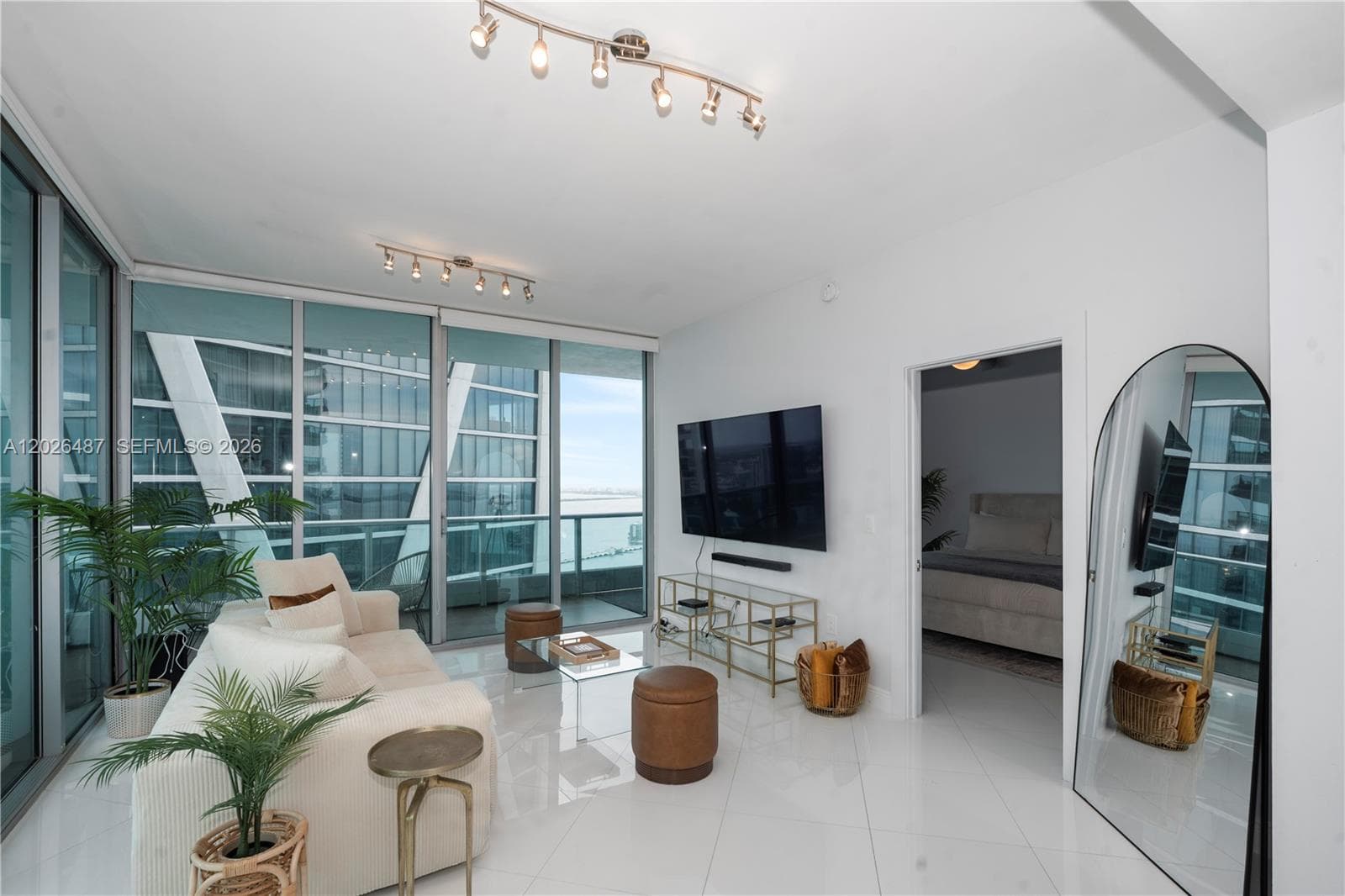 900 Biscayne Blvd 4412 photo 3