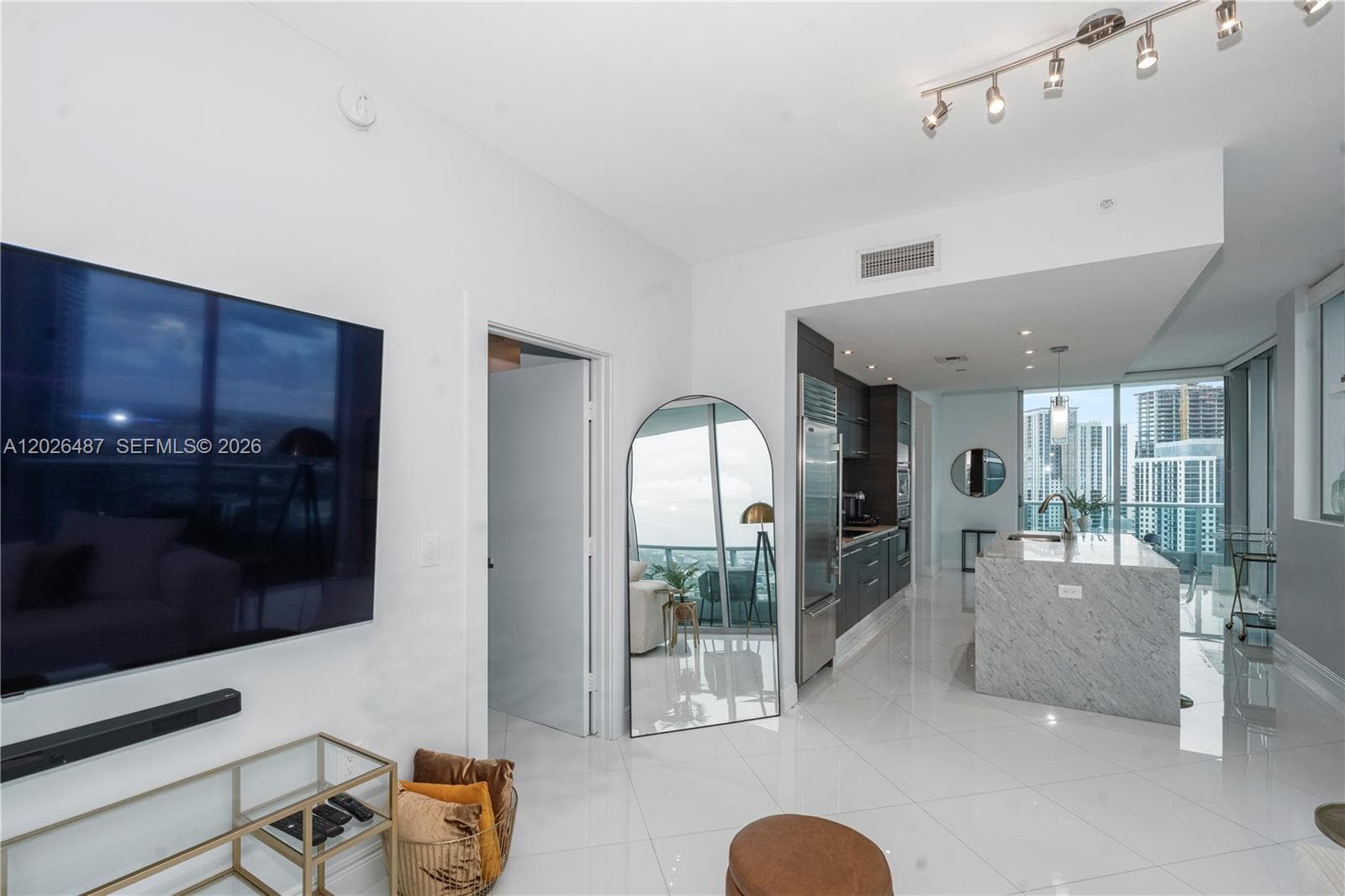 900 Biscayne Blvd 4412 photo 5