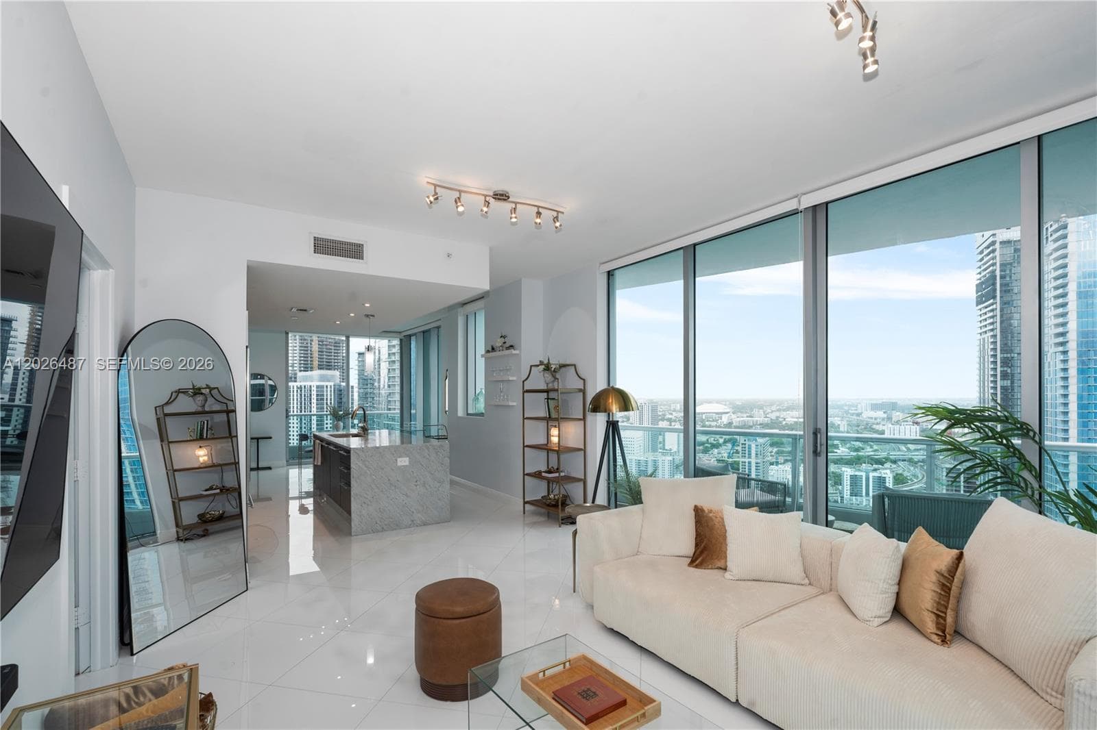 900 Biscayne Blvd 4412 photo 4