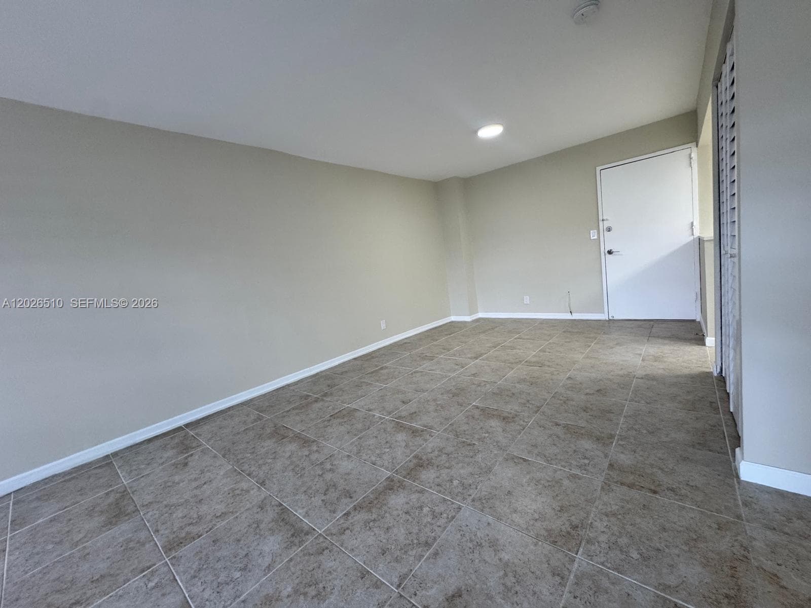 401 Golden Isles Dr 614 photo 23
