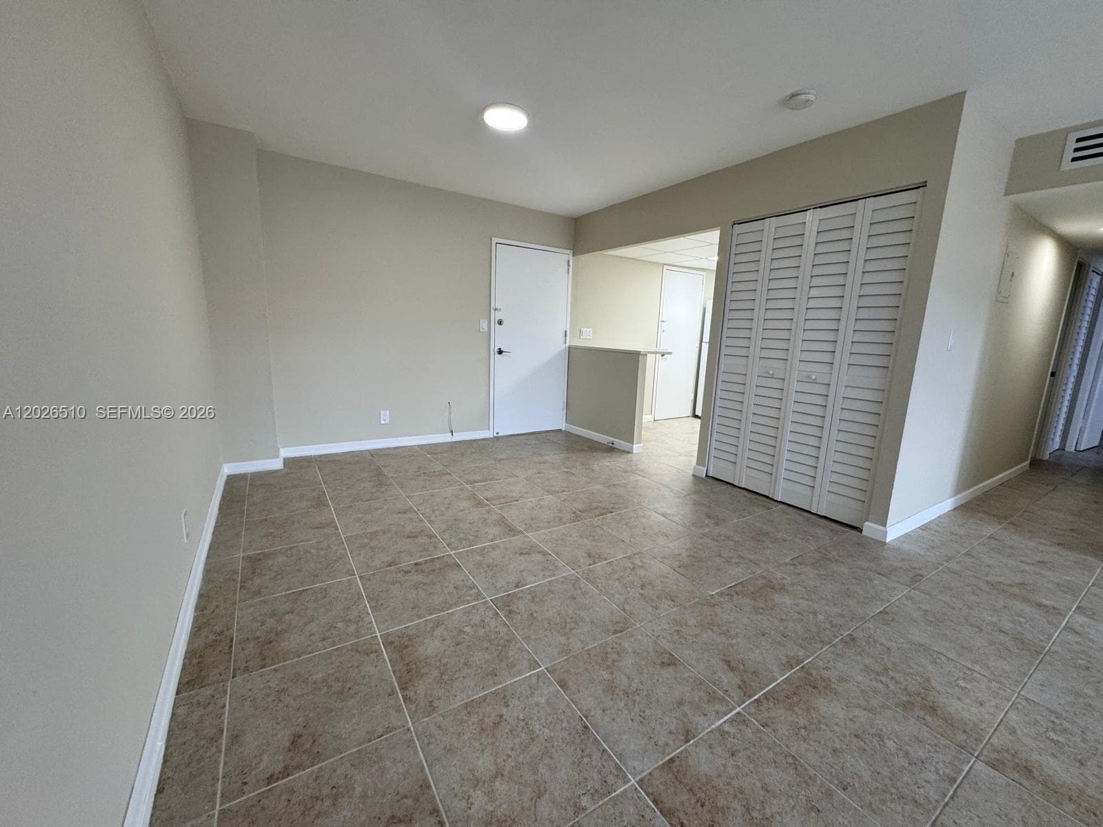 401 Golden Isles Dr 614 photo 24